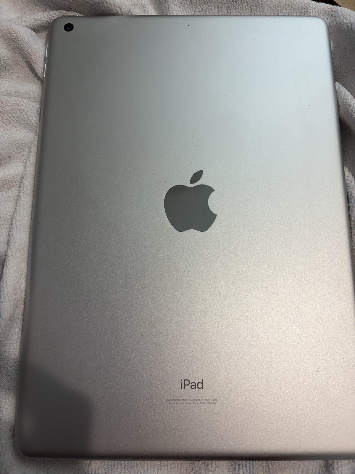 Apple iPad 9th Gen 10.2″ – WiFi – Silver 64GB – Excellent Condition
