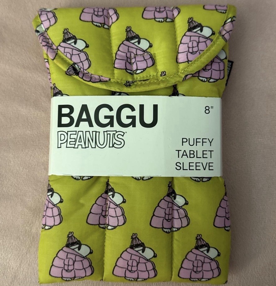 baggu 8” puffy tablet sleeve – puffer snoopy