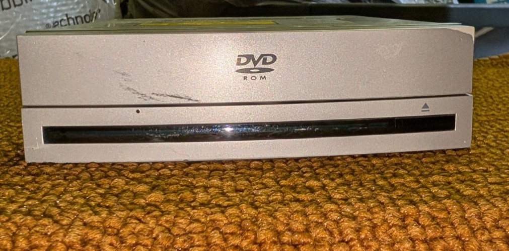 Vintage Silver ‘Round’ Lite-On 16X DVD-ROM PC IDE Computer Drive Tested Working