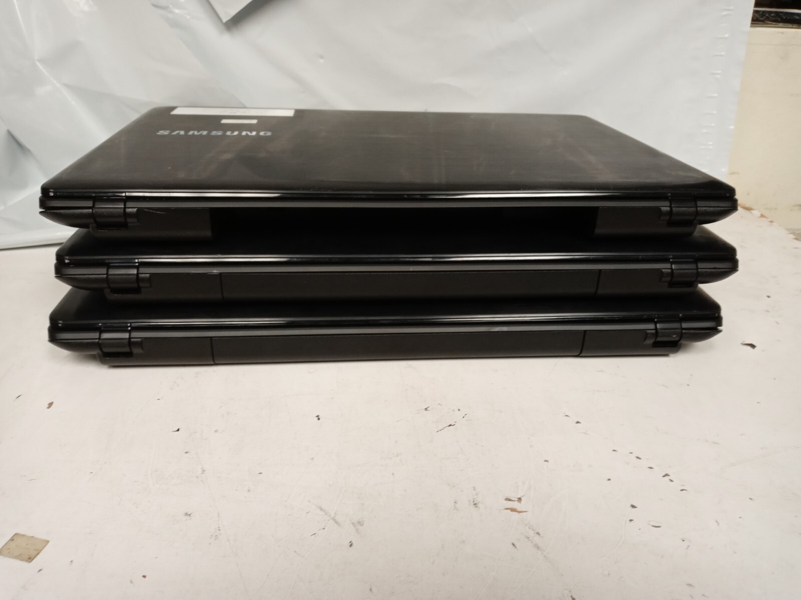 LOT OF 3 Samsung Laptop “NT371B5L (Intel i5, 8GB RAM, 0GB HDD HD530 Graphics)