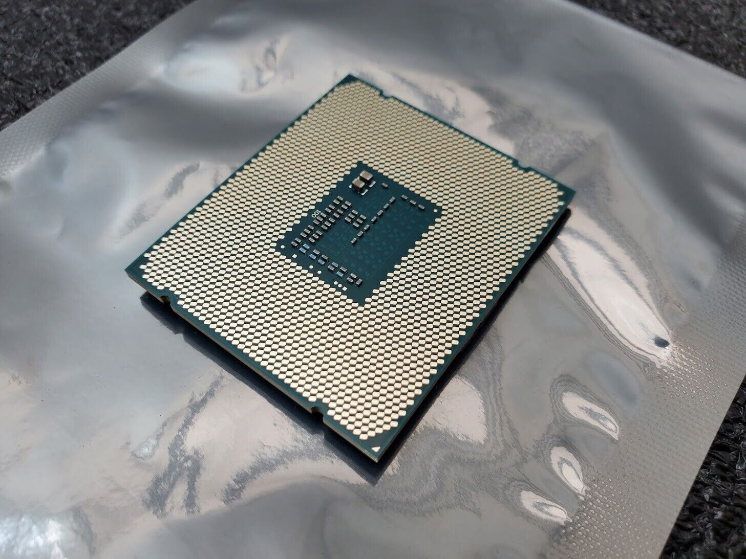 Intel Xeon E5-2630V3 SR206 2.40GHz 20MB 8-Core CPU LGA 2011 Working Pull