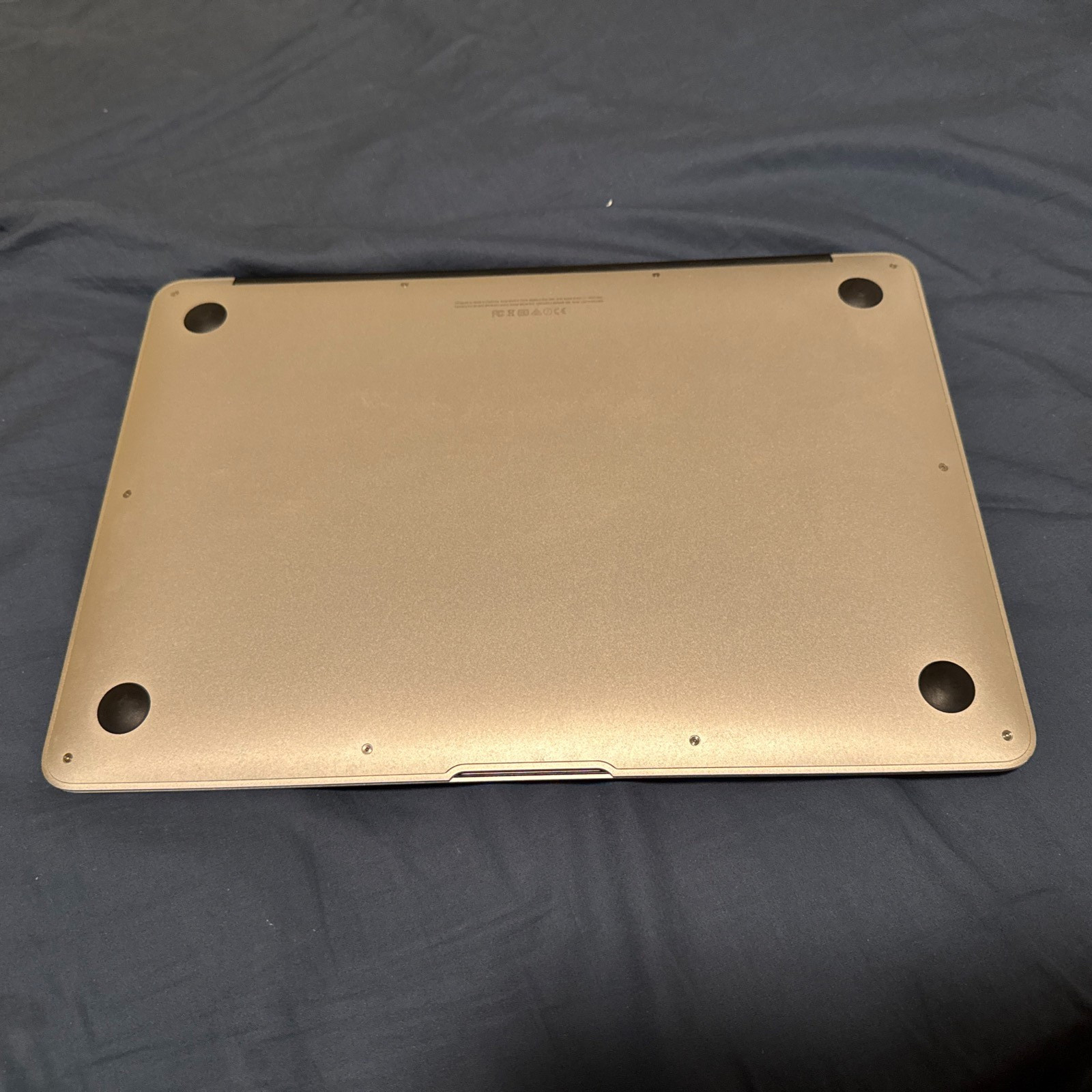 Apple MacBook Air 13.3″ (128GB SSD, Intel Core i5 5th Gen., 1.80 GHz, 8GB)…