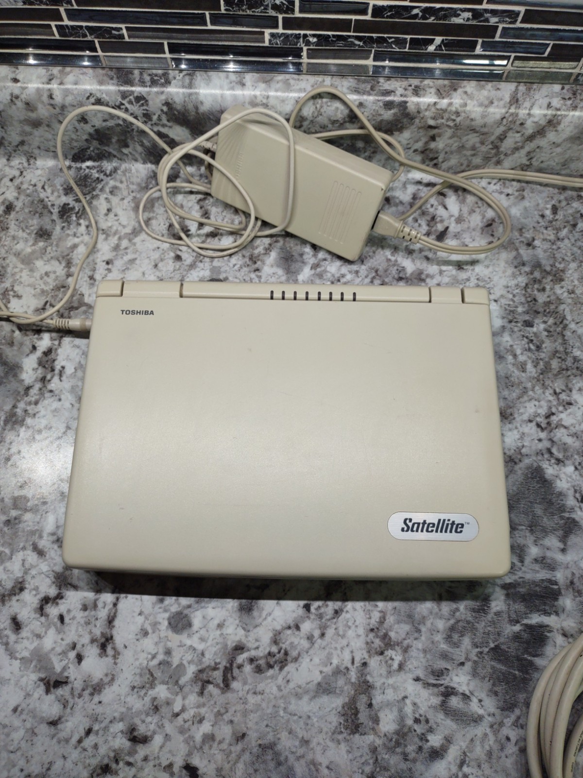 Toshiba Satellite T1900C/120 Vintage Laptop Not Tested See Description