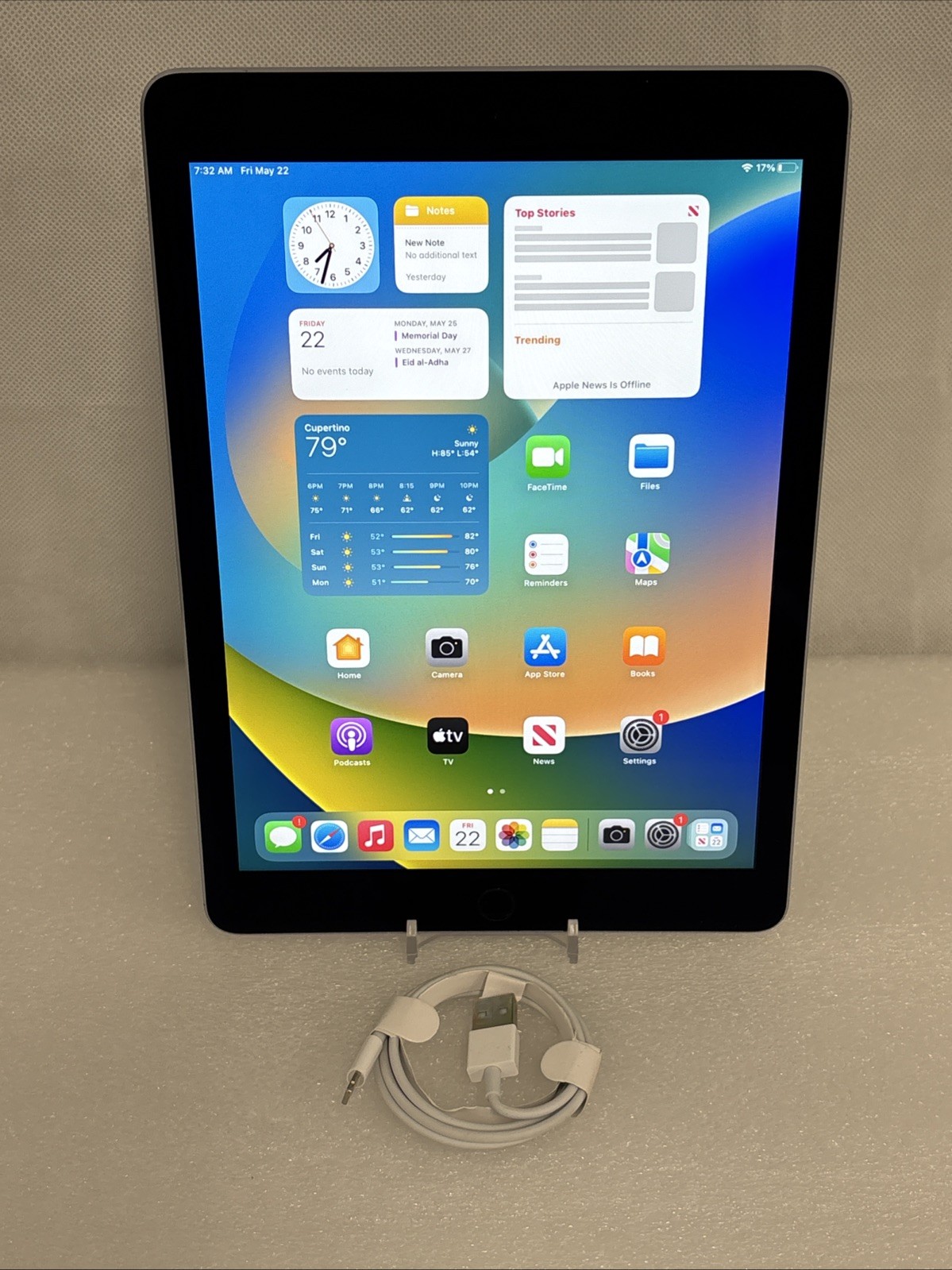 Apple iPad Pro 1st Gen. A1673, 32GB, Wi-Fi, 9.7″ – Space Gray