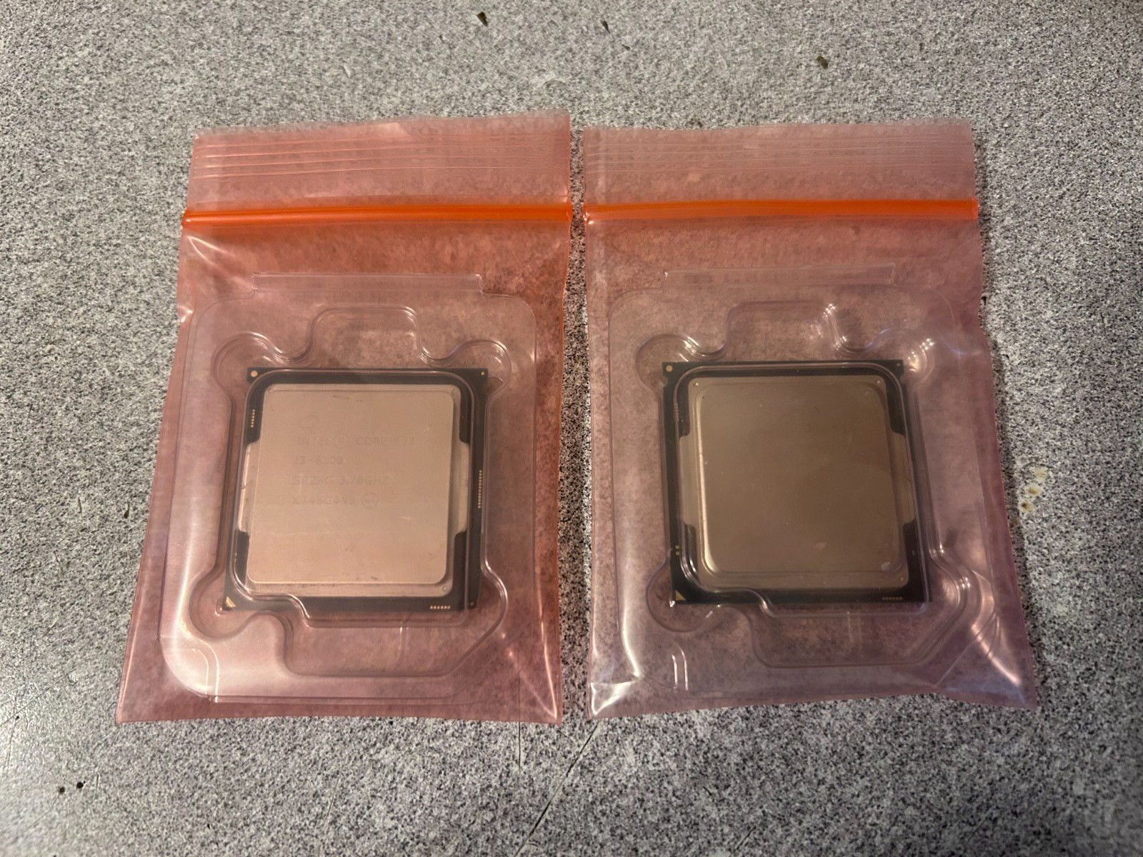 Lot of 2 Intel Core i3-6100 3.7 GHz 6th Gen Dual Core Desktop CPUs SR2HG