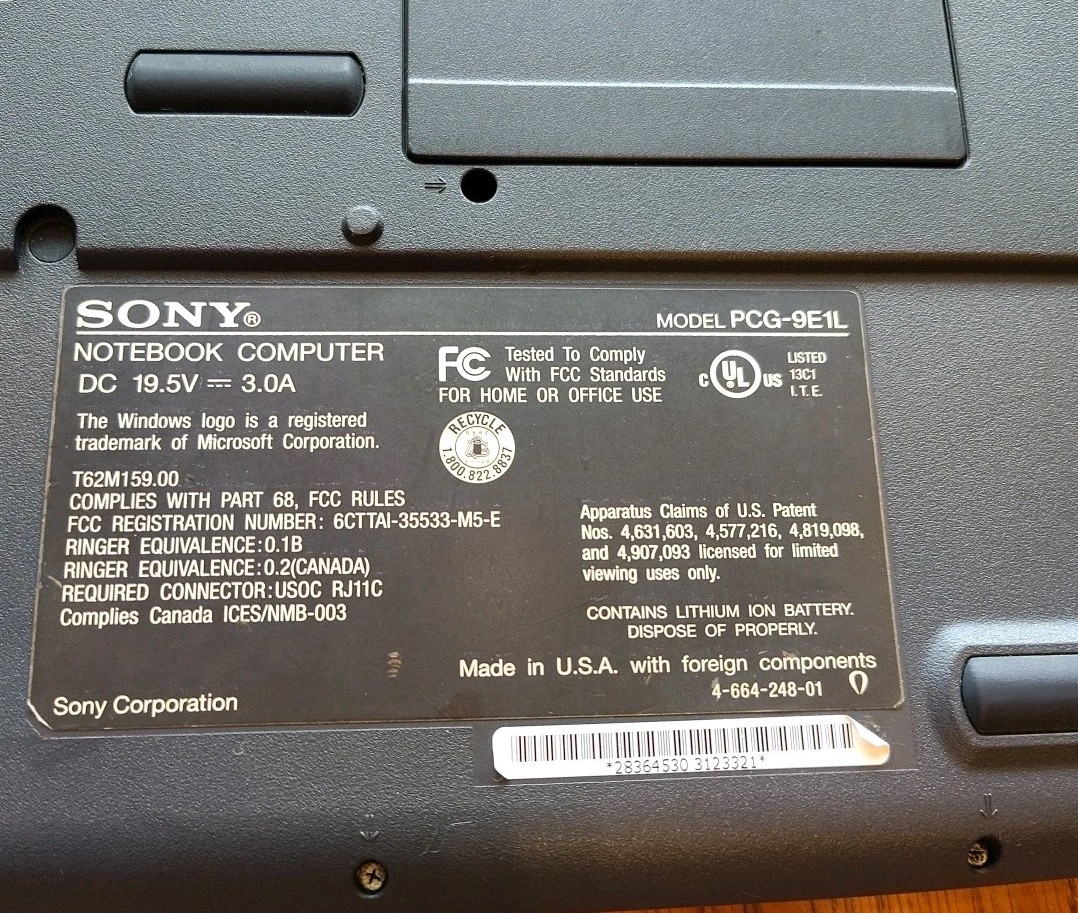 Sony VAIO Notebook Computer PCG-9E1L Laptop For Parts Or Repair
