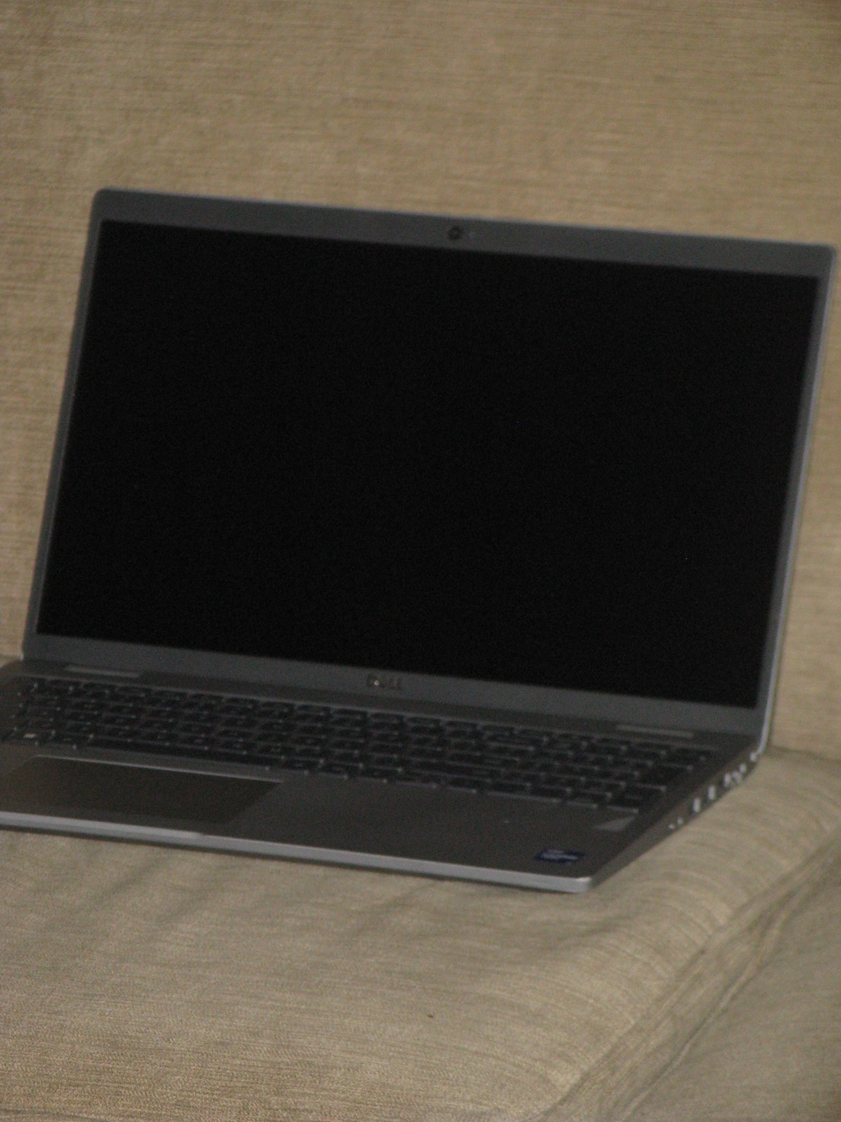 Dell Latitude 5520 i7-1185G7 256GB NVMe 12GB FHD non-touch TB4 vPro W11P