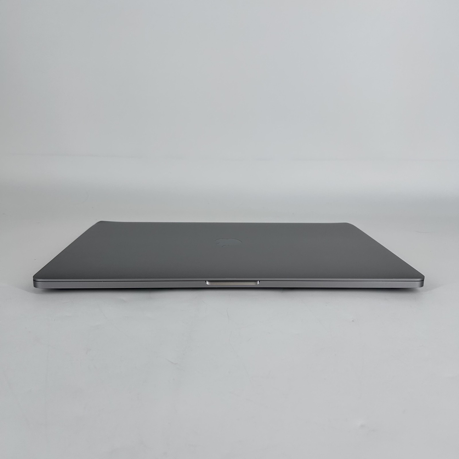 MacBook Pro 16 Touch Bar Gray 2019 Core i9 16GB 1TB Radeon Pro 5500M LCD Bleed