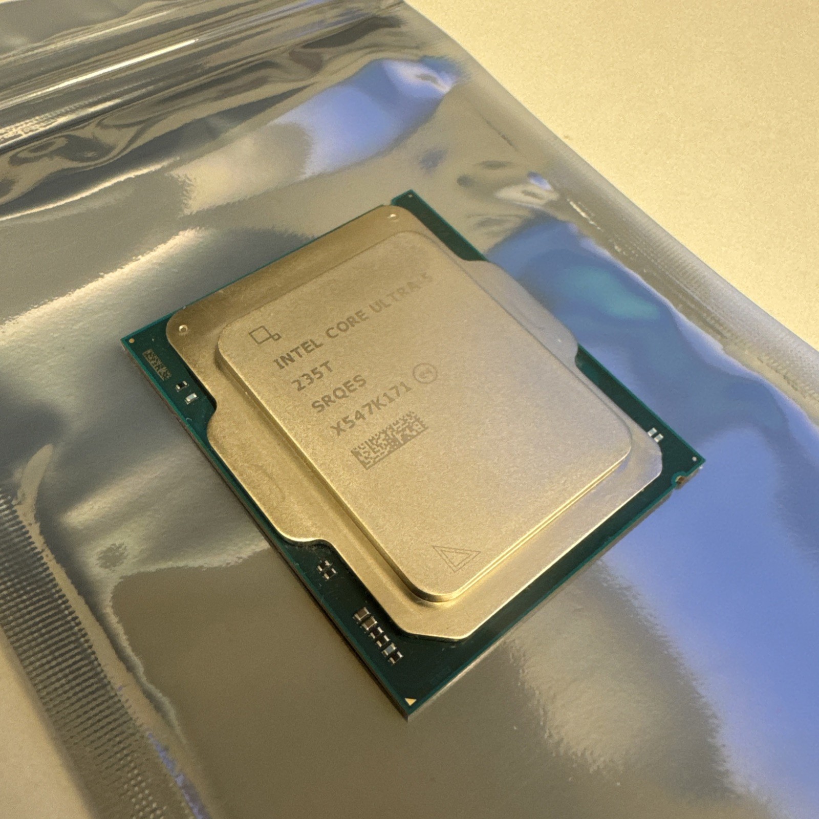 Intel Core Ultra 5 235T 35W 14 Core 5GHz Max CPU Processor LGA1851 SRQES