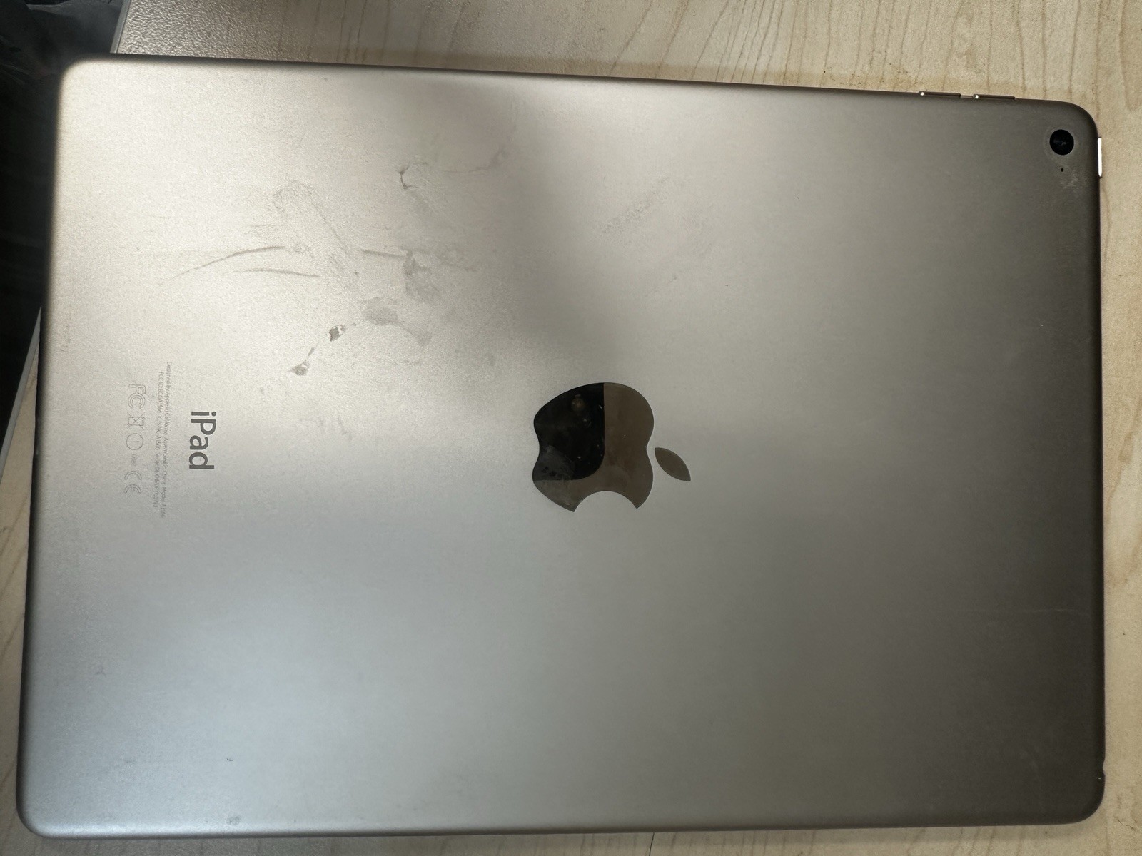 Apple iPad Air 2 2nd Gen 9.7″ 128GB WiFi White A1566 iOS 15