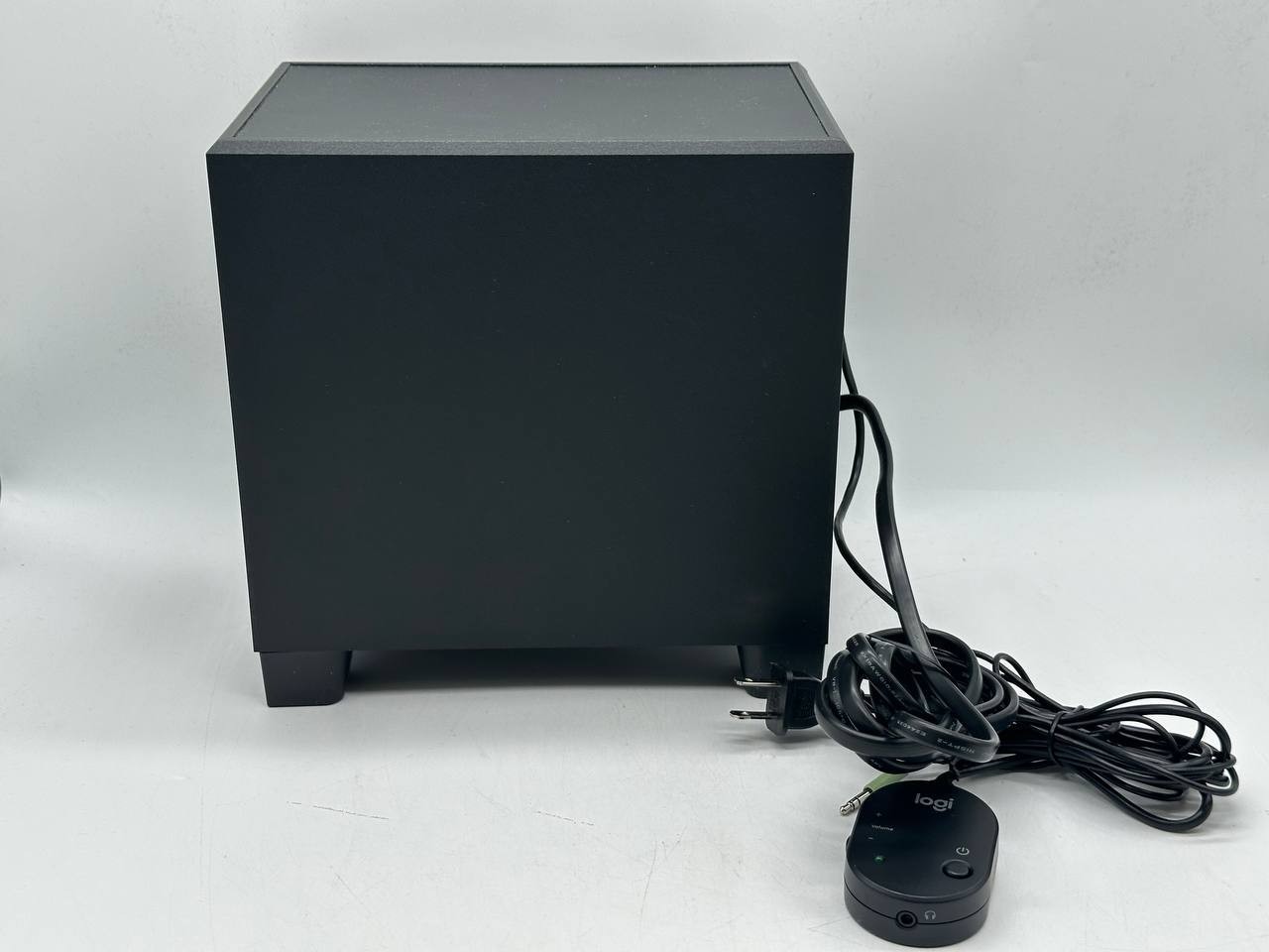 Logitech Z313 2.1 Multimedia Speaker System with Subwoofer