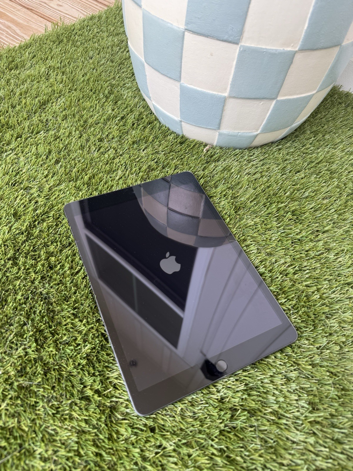 Apple iPad 9th Gen (2021) 64GB Space Gray Wi-Fi + Cellular – Excellent Condition