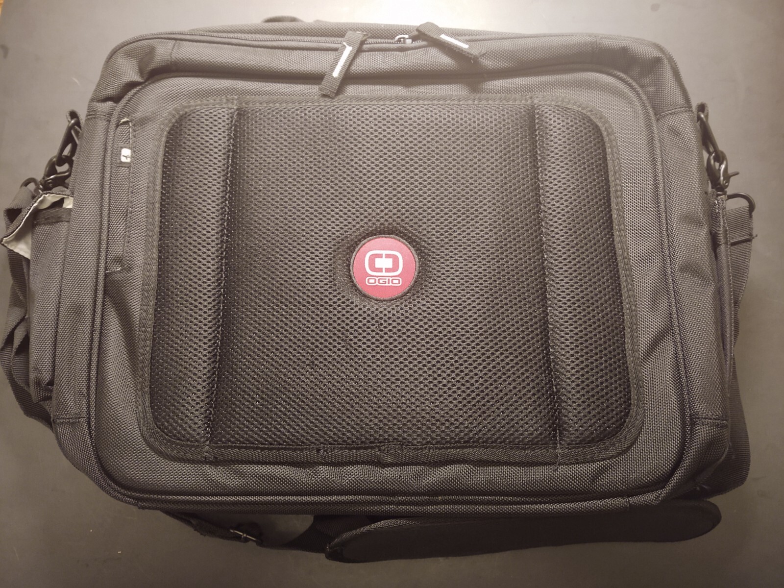 Ogio VP Messenger Modern Laptop & Brief +47923-3 Well made with Many Pockets