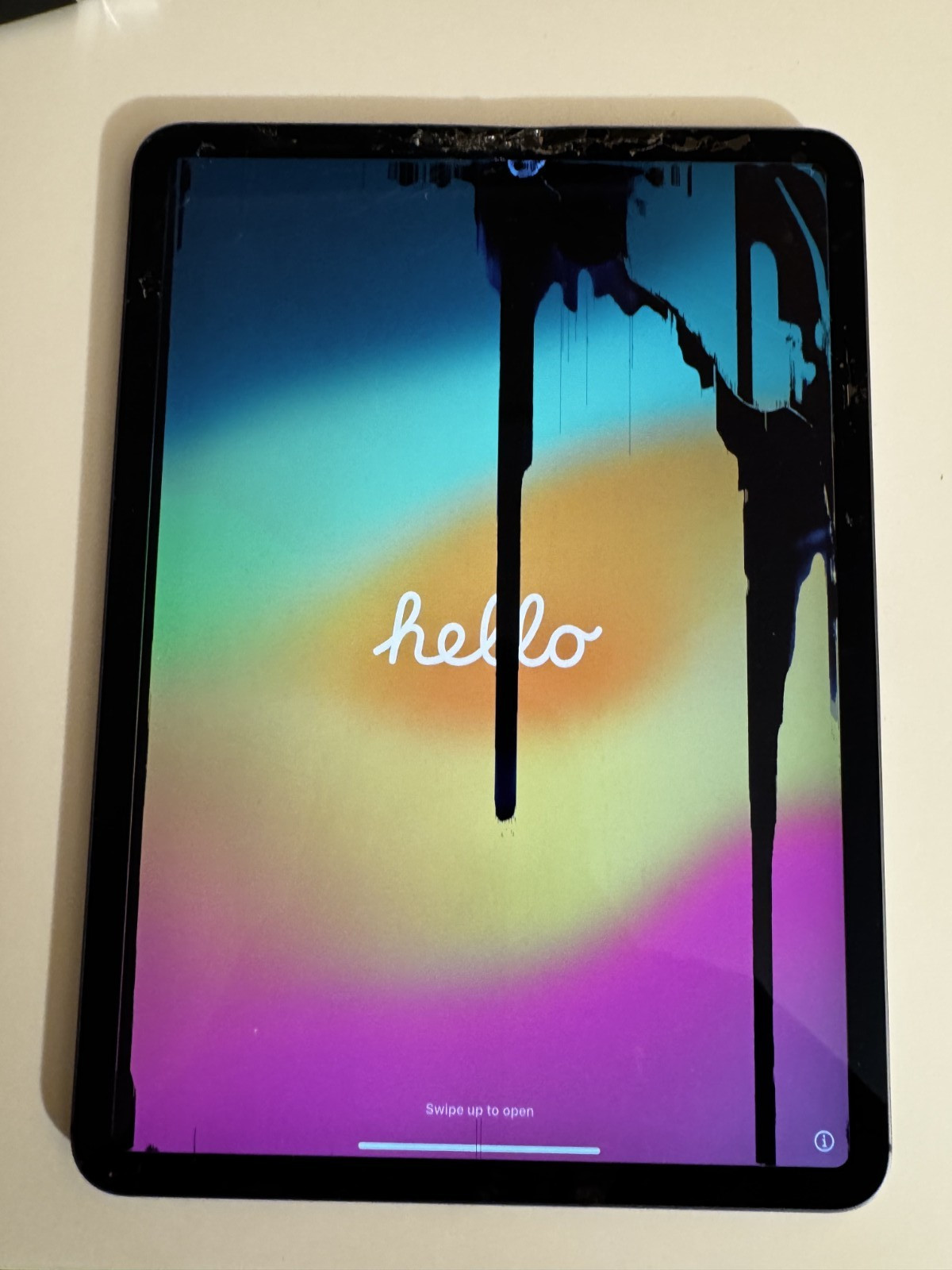 Apple iPad Pro 11” 2nd Gen 128GB WiFi + Cellular – Damaged Screen – Read