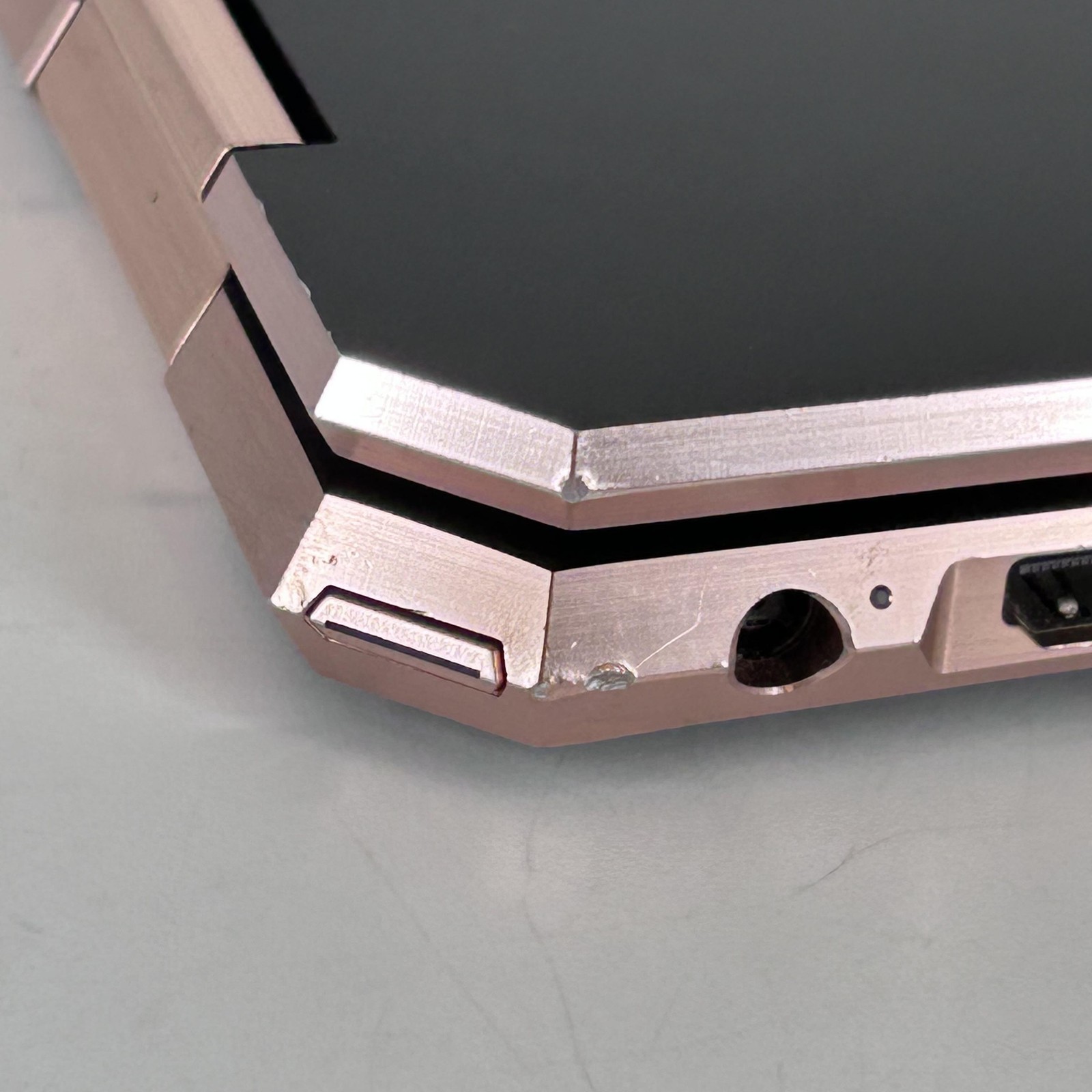 HP Spectre 15 x360 4K TOUCH i7-8565U 1.80GHz 16GB 1TB SSD MX150 – Bad Battery