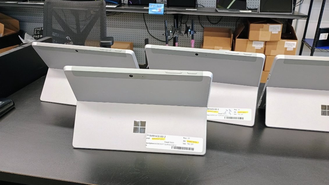 5 Surface Go 2 Core M3-8100Y 1.10GHz 8GB RAM 128GB SSD (Issues)