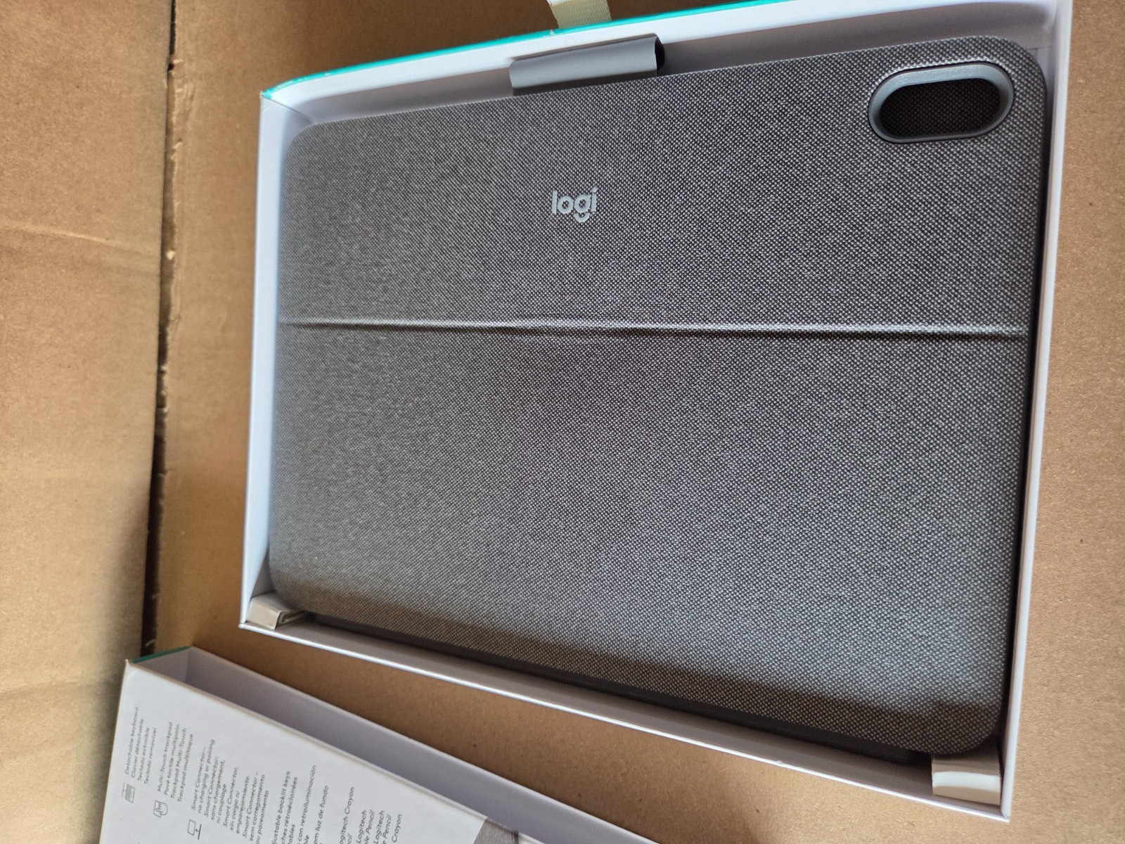 Logitech Combo Touch Detachable Keyboard Case for iPad 10th Gen and A16 Gray