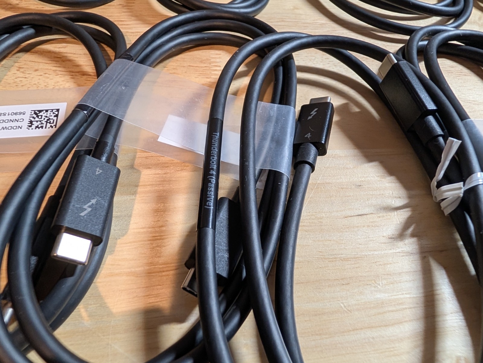 Lot of 20 Dell Thunderbolt 4 Cables 3ft 100w 4k/8k NDDWY-SA10-569