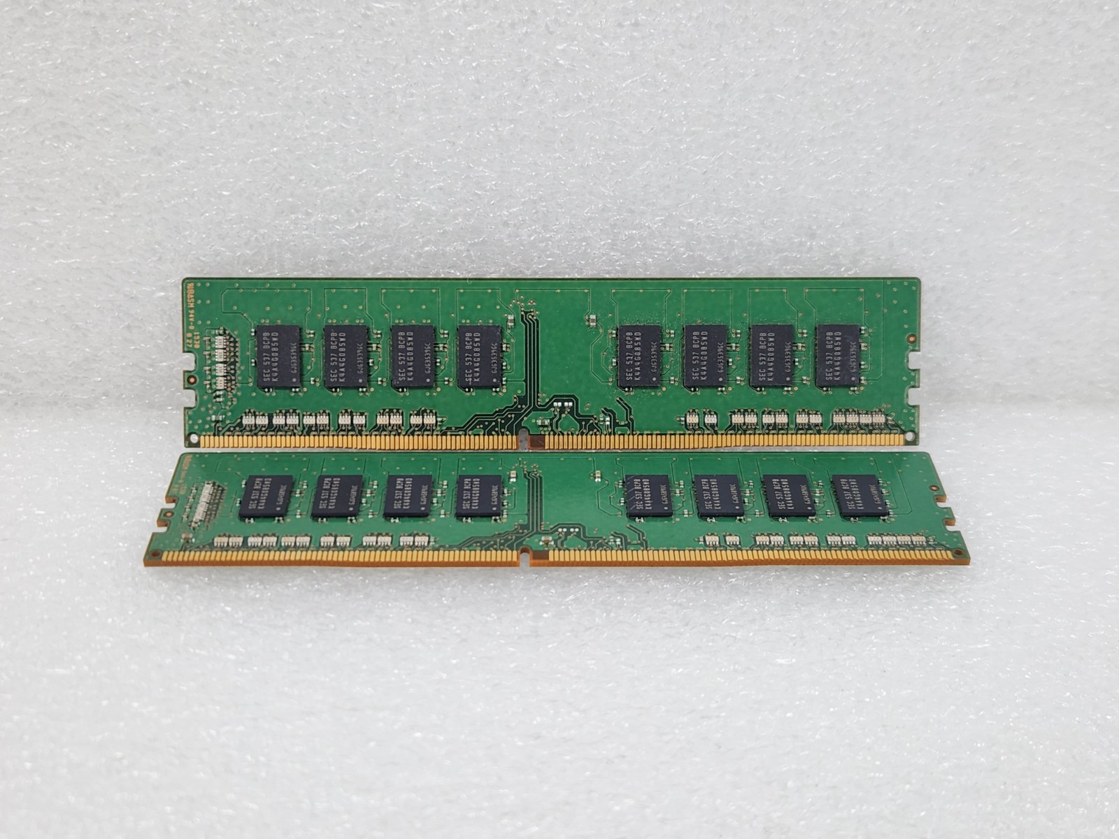 LOT OF 2 Samsung M378A1G43DB0-CPB 16GB (2x8GB) 2Rx8 PC4-2133P Desktop Memory