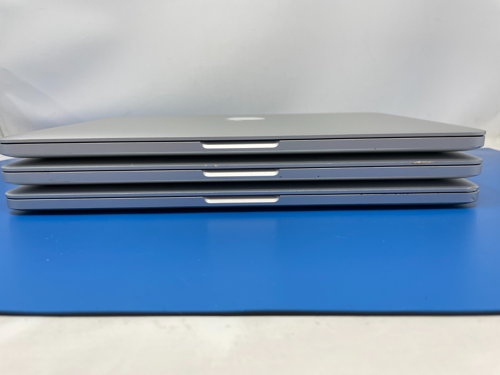 Lot: 3 Apple MacBook Pro A1502 MF839LL/A i5-5257U@2.7GHz 8GB RAM 128GB SSD w/ OS