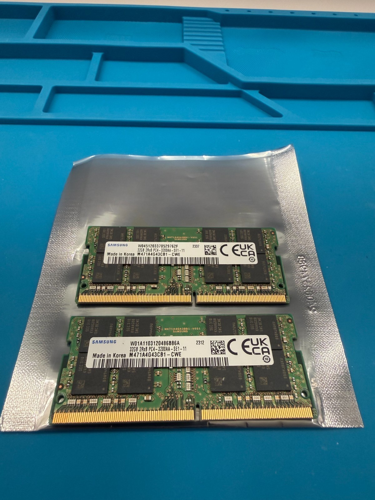 Samsung 64GB(2x32GB) 2Rx8 PC4-3200AA DDR4 Laptop RAM M471A4G43CB1-CWE SODIMM