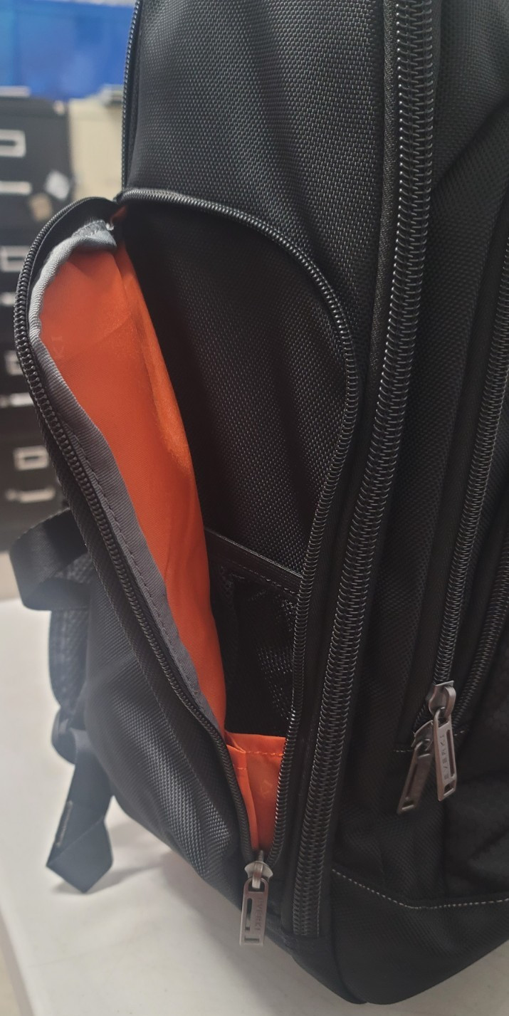 Everki Atlas Wheeled 17.3″ Laptop Backpack – EKP122