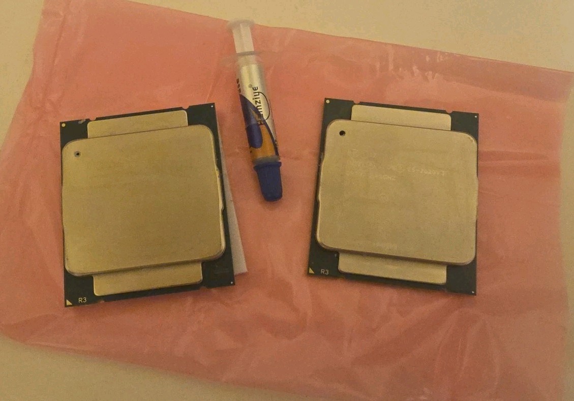 2x INTEL Xeon E5-2620v3 SR207 2.4GHz (Turbo 3.2GHz) 15MB LGA2011 W Thermal Greas