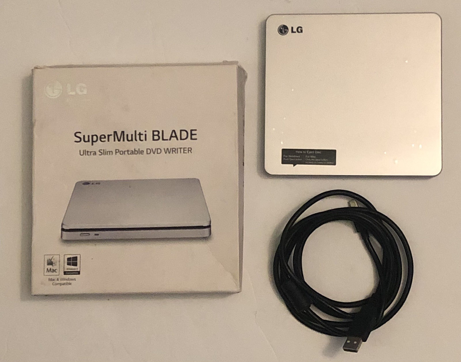 LG AP70NS50 DVD WRITER USB 2.0 Slim Super Multi Blade External Drive – Silver