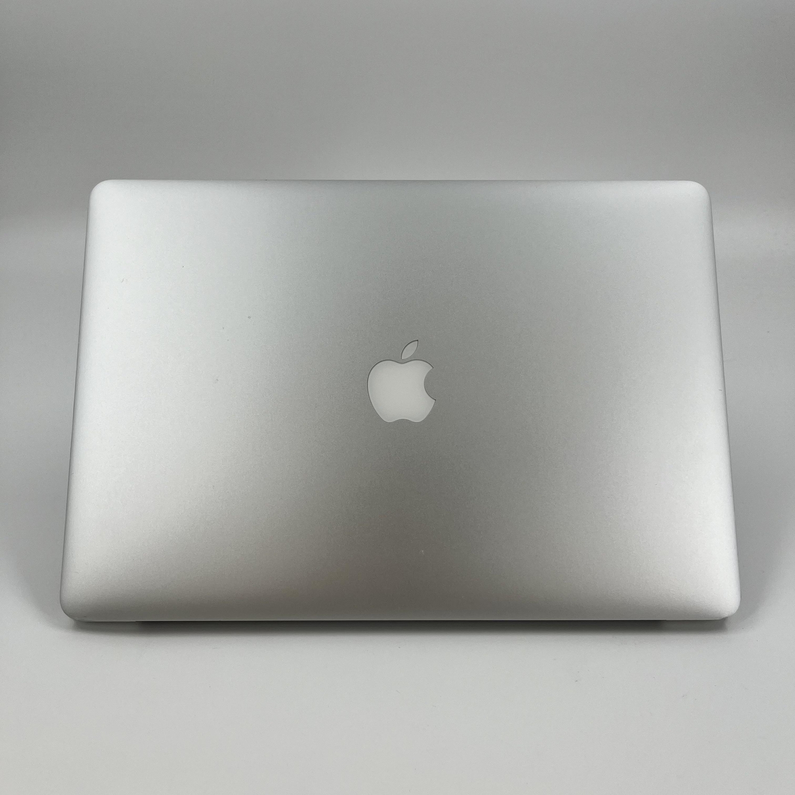 Apple MacBook Pro 15 Retina Mid 2015 2.5GHz Intel Core i7 4th Gen 16GB 512GB