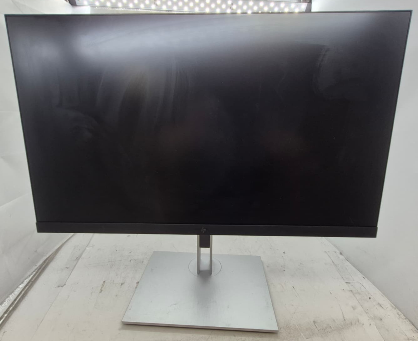 HP E27 G4 27″ Monitor W/ Adjustable Stand – Small Scratch (See Photos)