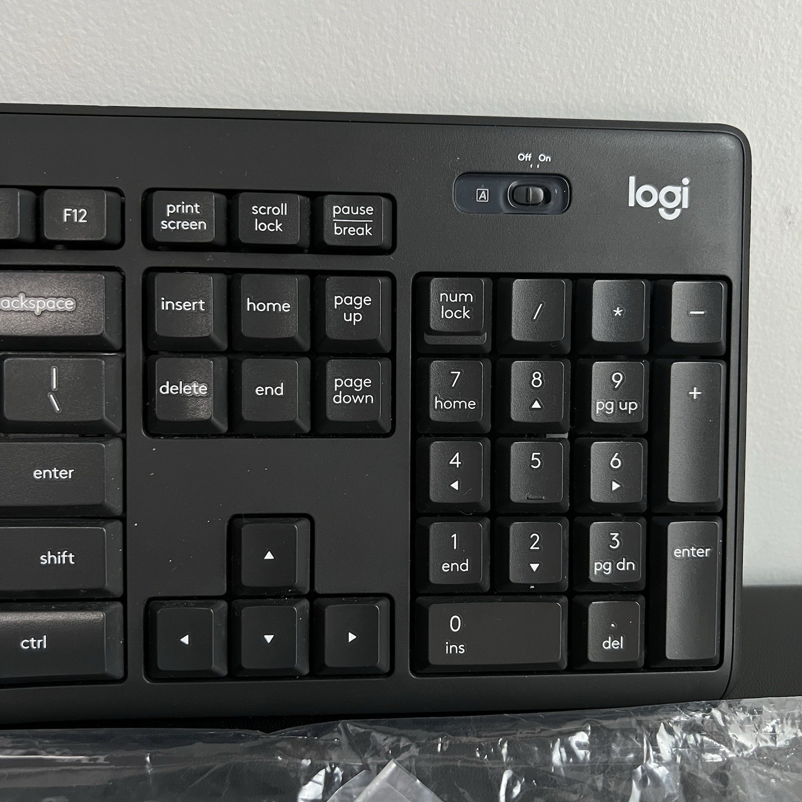 Logitech MK295 Silent Wireless Keyboard & Mouse Combo Full Size Black