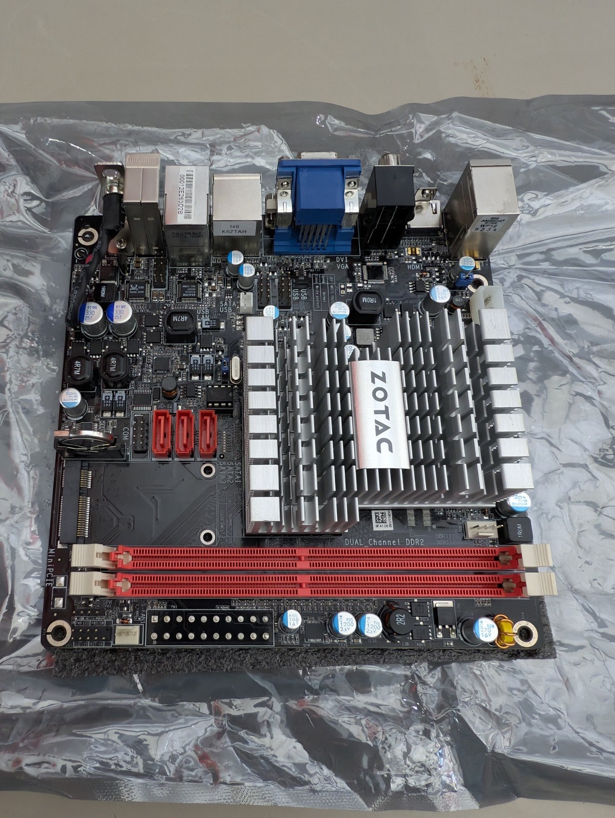 Zotac Fanless DX10 Mini Board IONITX-C-U with Intel Atom !Charity!