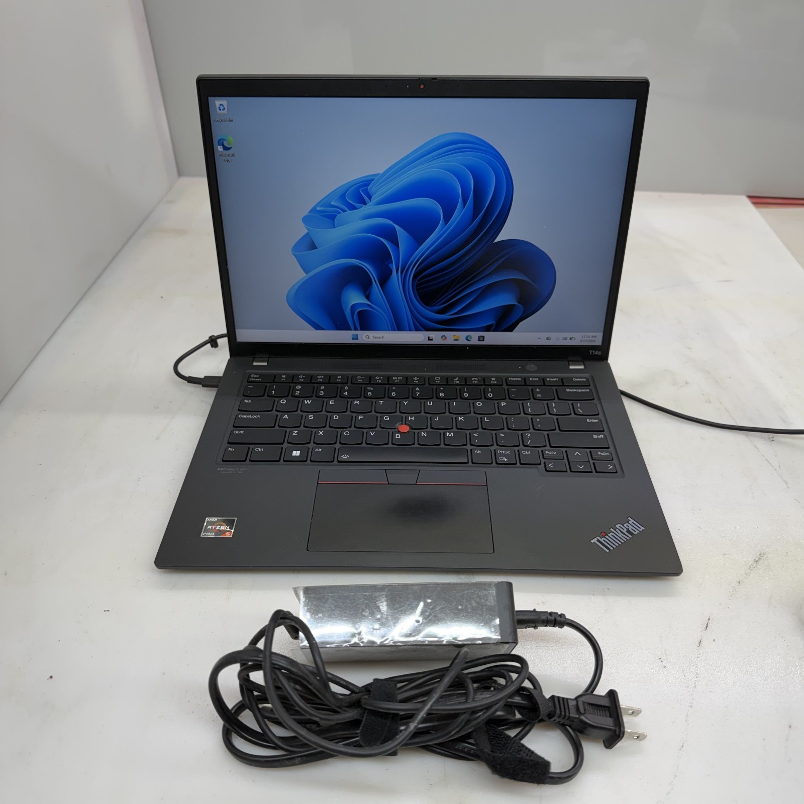 LENOVO THINKPAD T14sGEN3 AMD RYZEN 5 PRO 6650U WITH RADEON G 16GB RAM 256GB W11P