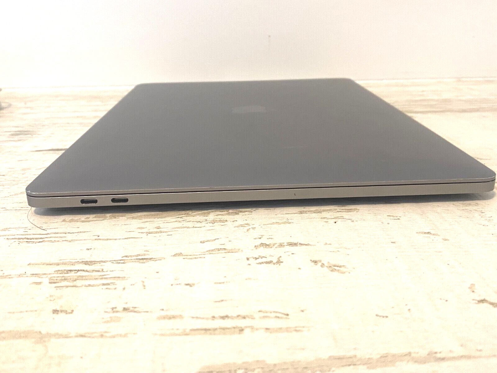 Apple MacBook Pro 15 inch Touch Bar 1TB SSD 16GB i7 3.6ghz Space Gray – Warranty