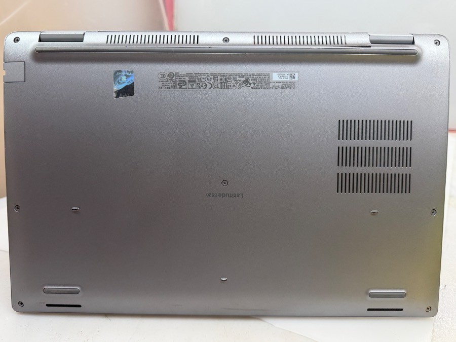 DELL LATITUDE 5520 i5-1145G7@2.60GHz 16GB RAM 256GB SSD NVMe W11P READ*