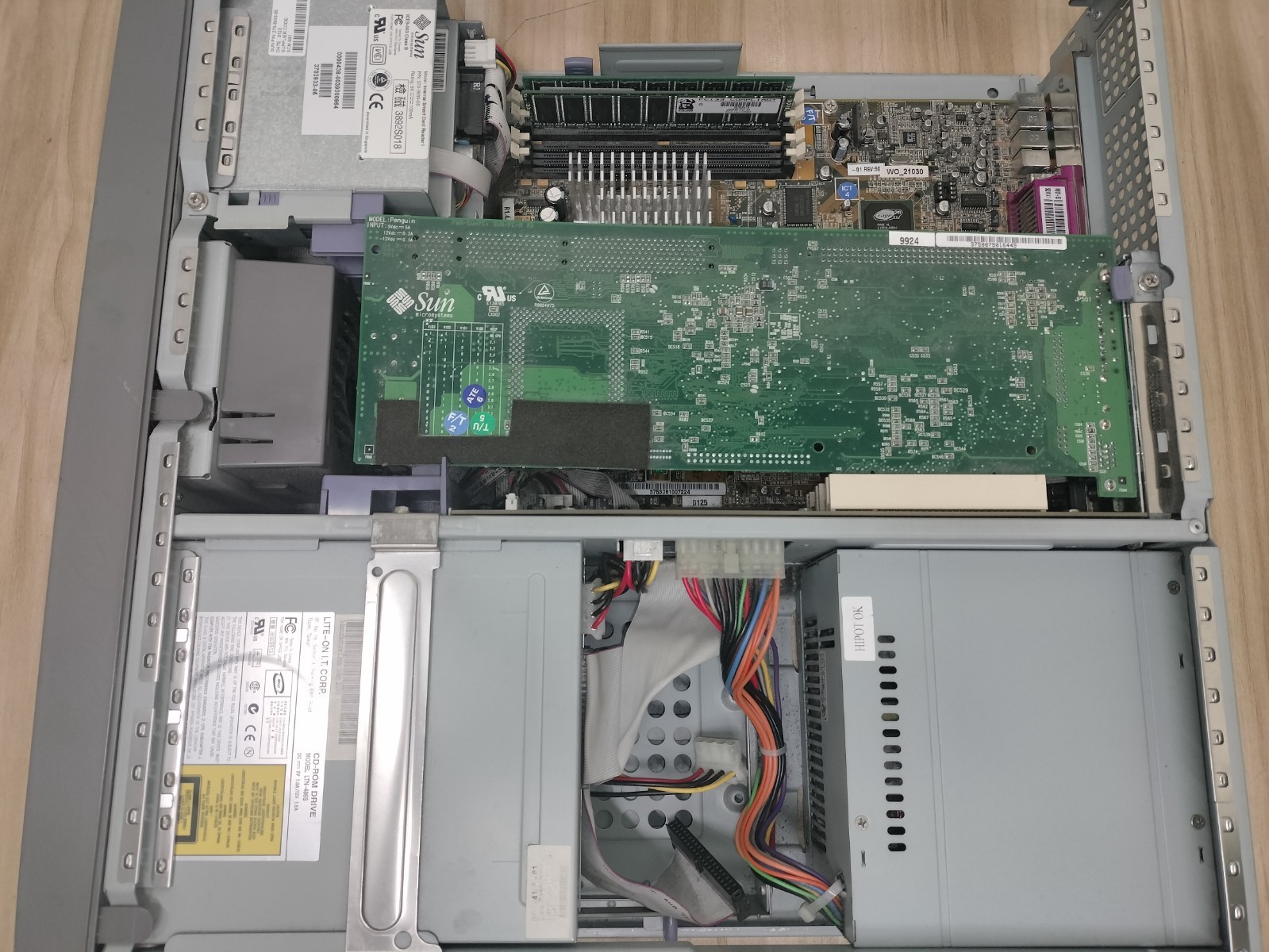 Sun Microsystems SunBlade 100 UltraSPARC-IIe 500MHz CPU 384MB RAM 380-0329-03