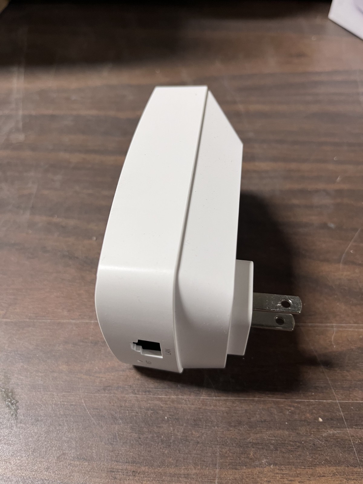 MeshForce M3 Dot Wall Plug WiFi Extender, Works with MeshForce M1 and M3
