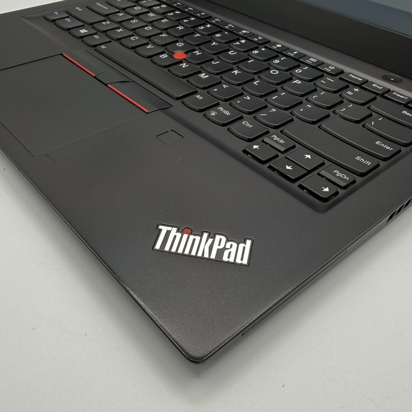 Lenovo ThinkPad T490s 14″ i5-8265U 8GB RAM 256GB SSD Win11 Pro Fingerprin Fair