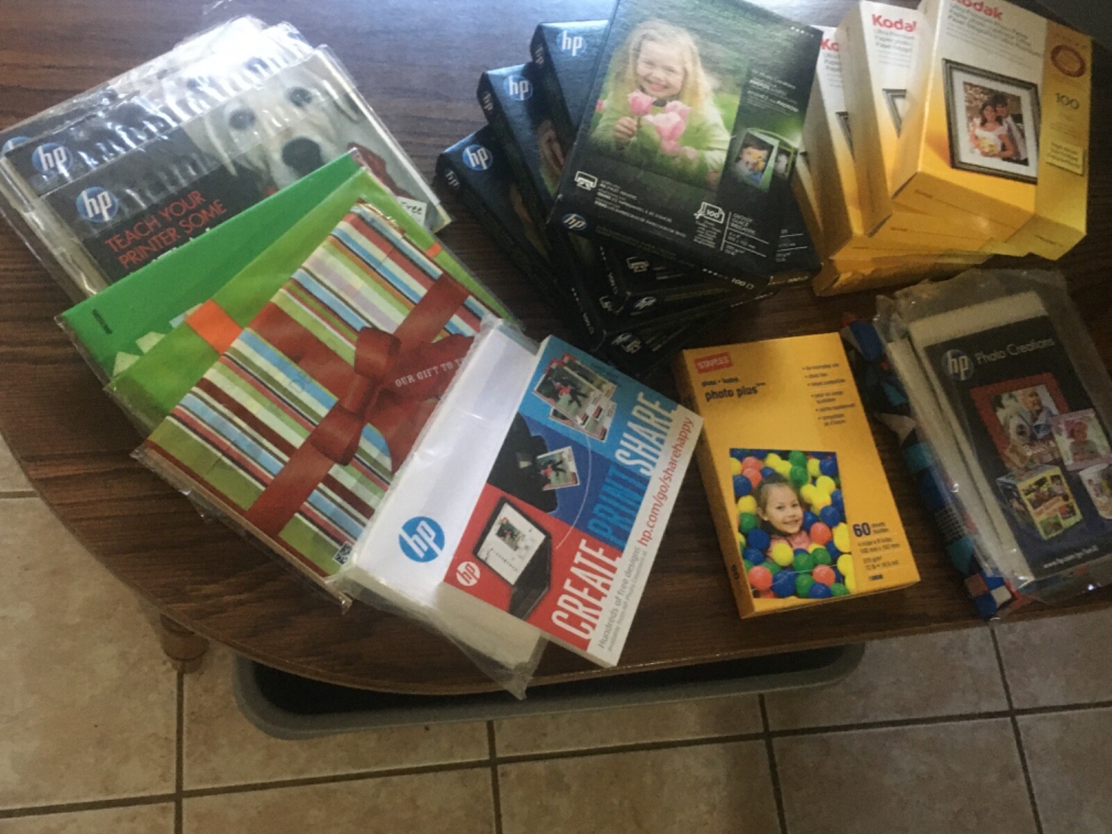   photo paper 4×6 1000 + extra sheets buyer pays shipping. HP and Kodak see pho