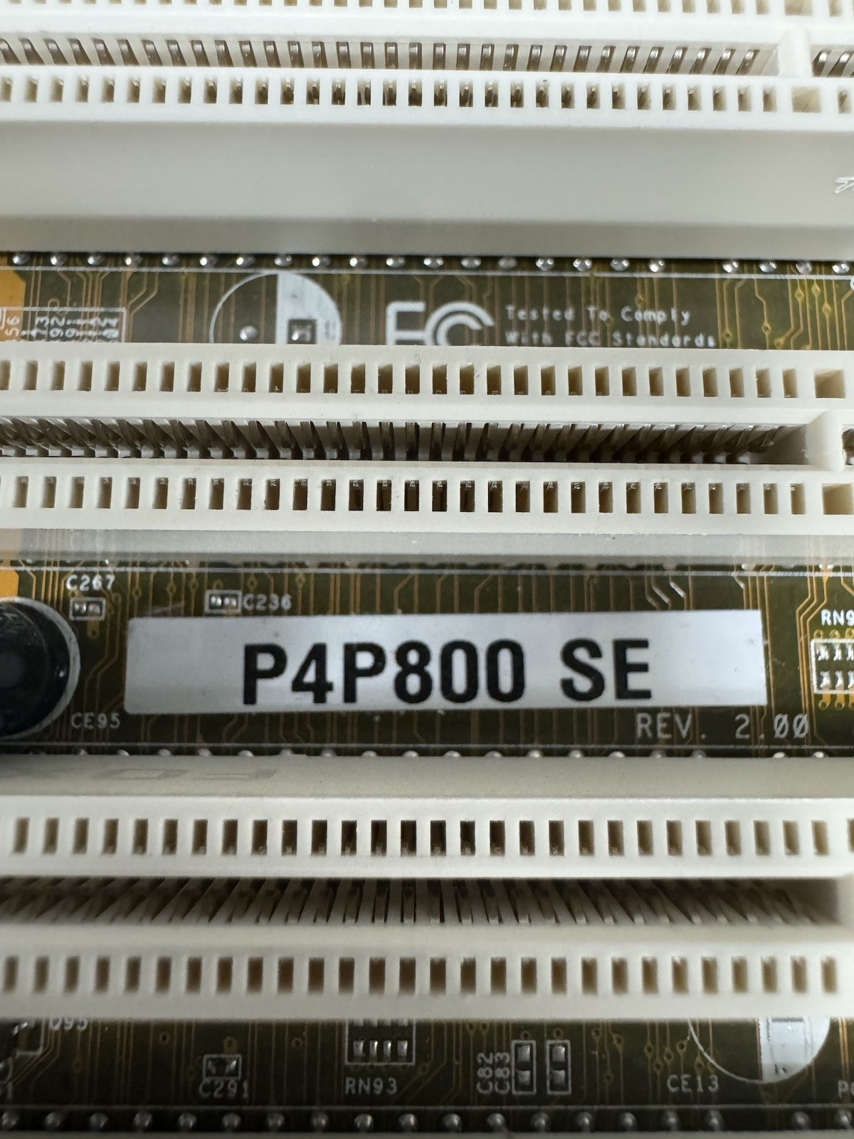 Asus P4P800 SE Mobo + Intel Pentium 4 3Ghz CPU + 4GB DDR1 RAM + HD9600 128MB GPU