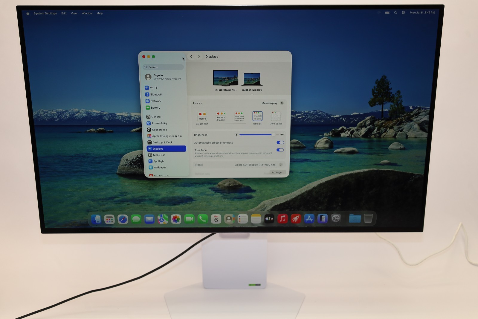 LG ‎32GS95UV 32-inch Ultragear OLED Gaming Monitor 4K UHD 1440p 240Hz 0.03ms