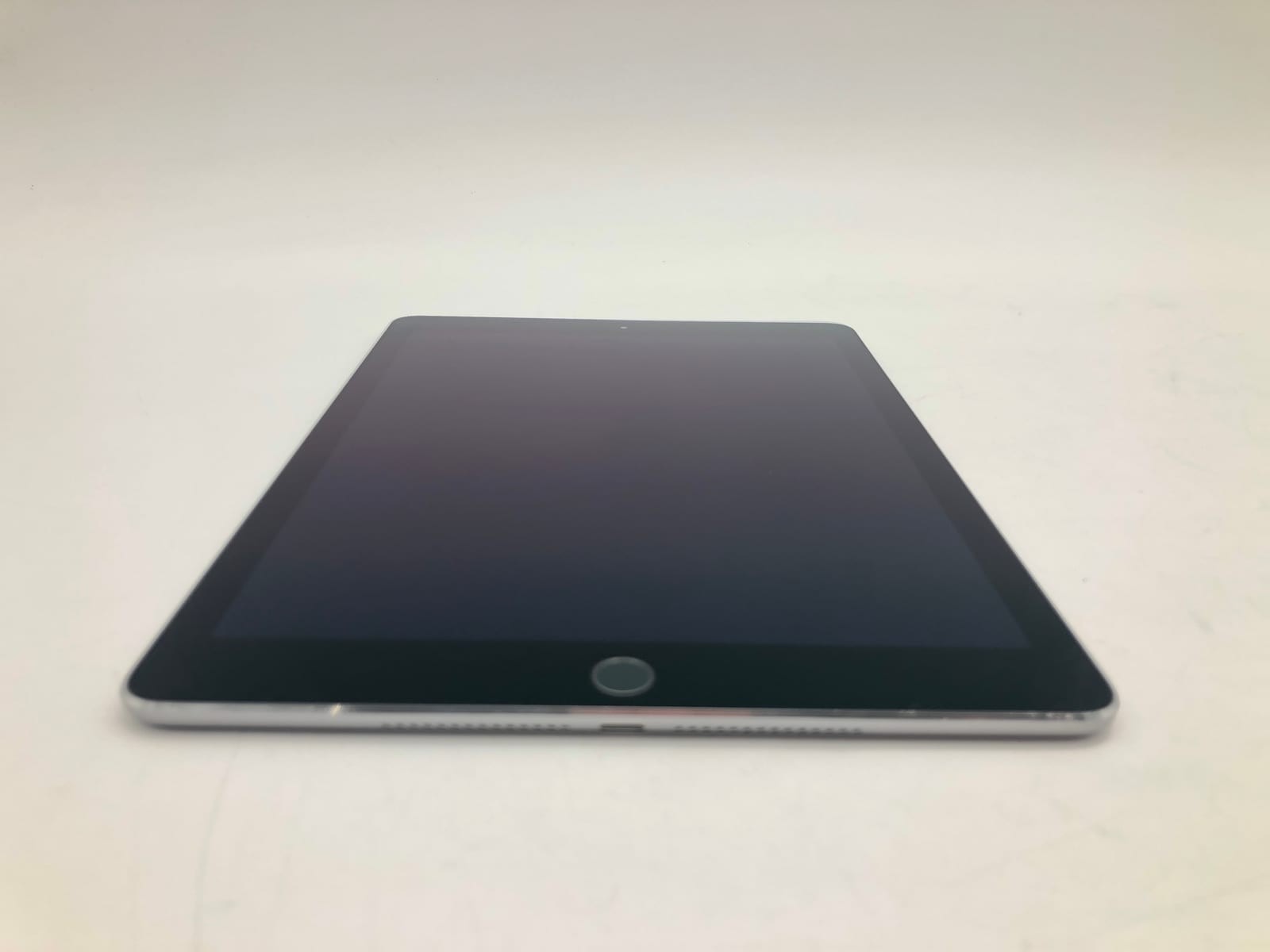 Apple MH2M2LL/A 64GB Space Gray Unlocked MH2M2LL/A iPadOS Tablet Tested