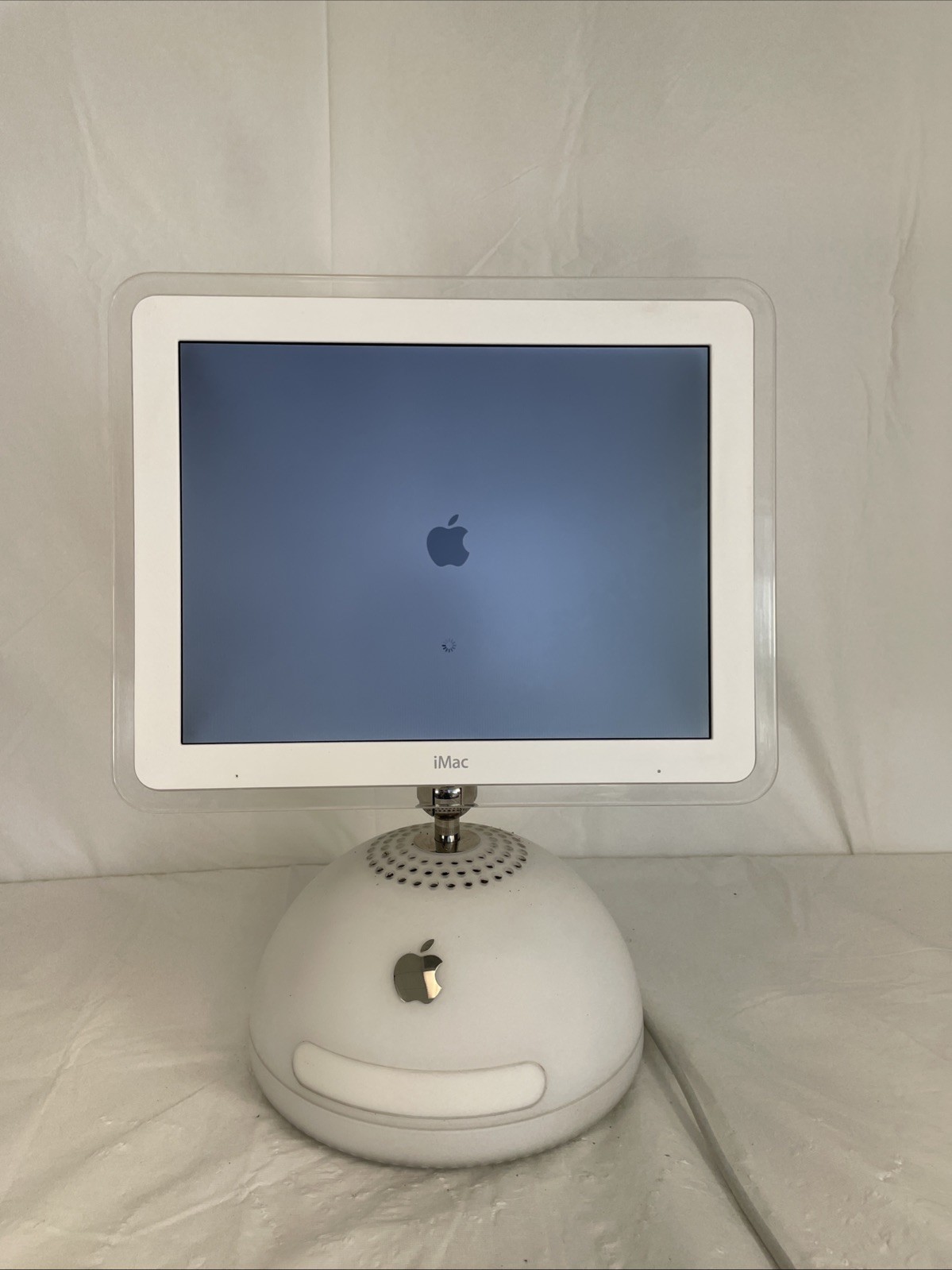 Apple iMac PowerPC G4 15″ M6498 800 MHz CPU 768MB RAM