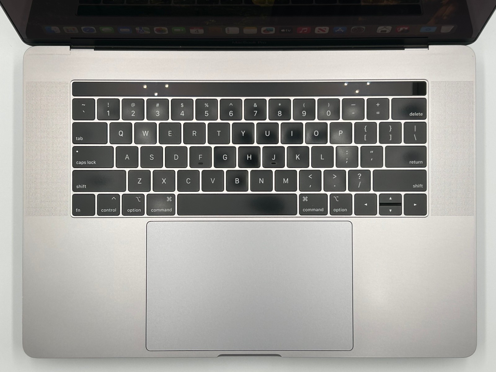 Apple MacBook Pro A1990 15″ Core i9 16GB 512GB Radeon Pro 560X 2019 JL02B-06