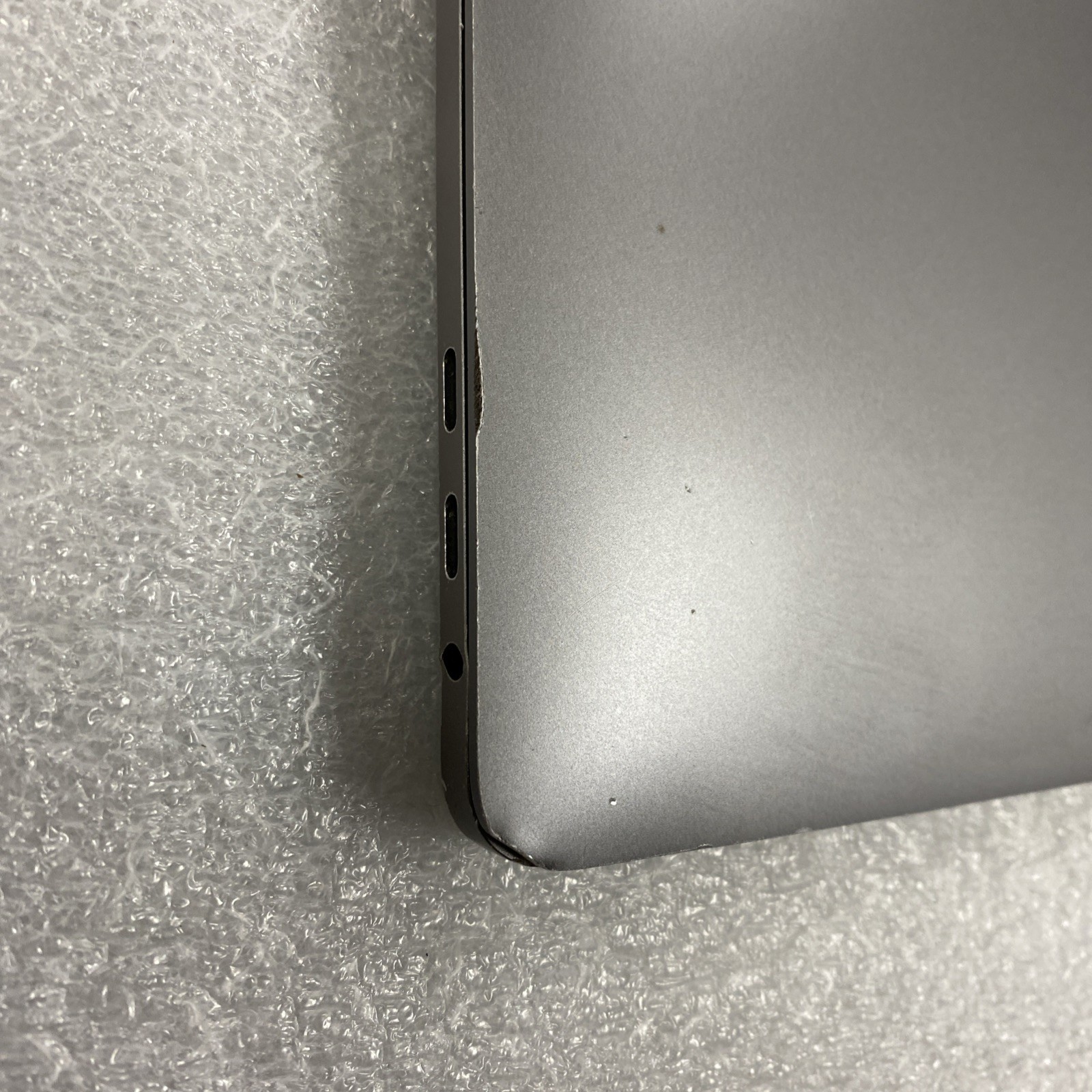 2020 Apple MacBook Pro A2251 – i5 – 16GB RAM – 512GB SSD – **READ DESCRIPTION**