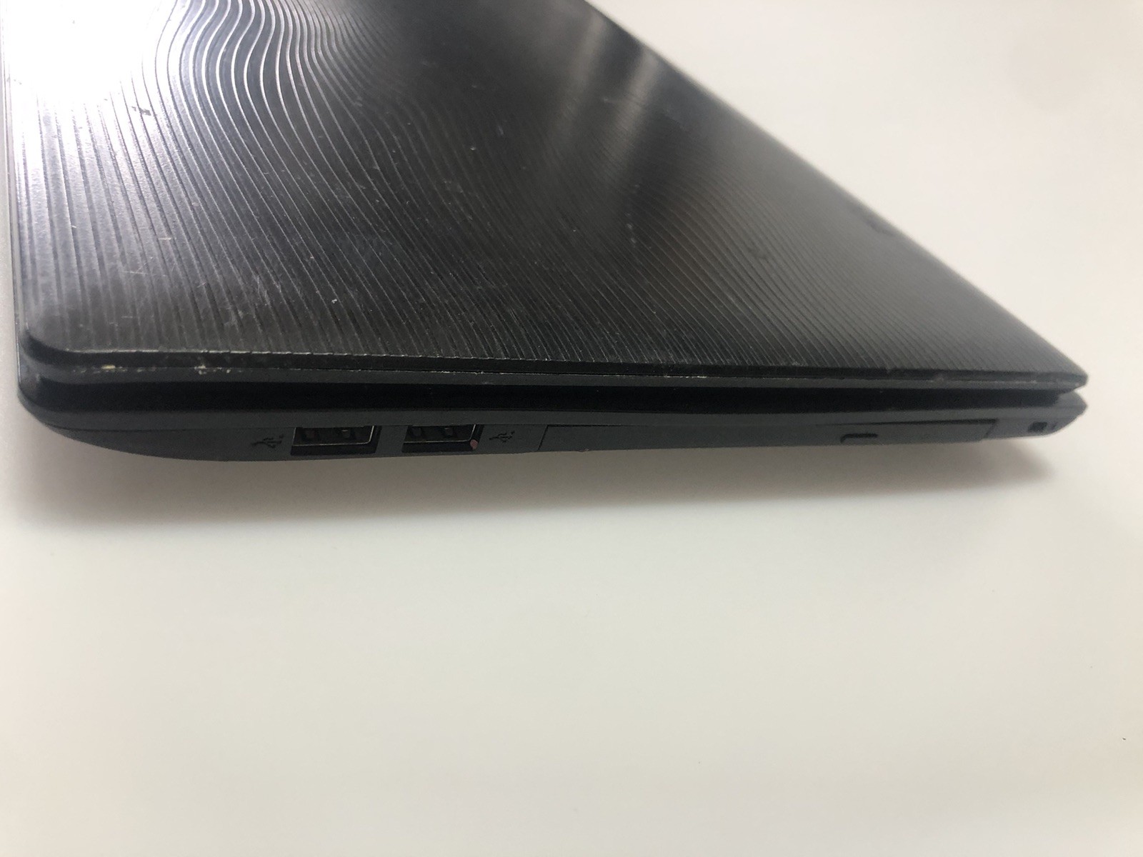 Gateway NV51B15u 15.6” AMD 1.6GHz 4GB RAM 320GB HDD Laptop