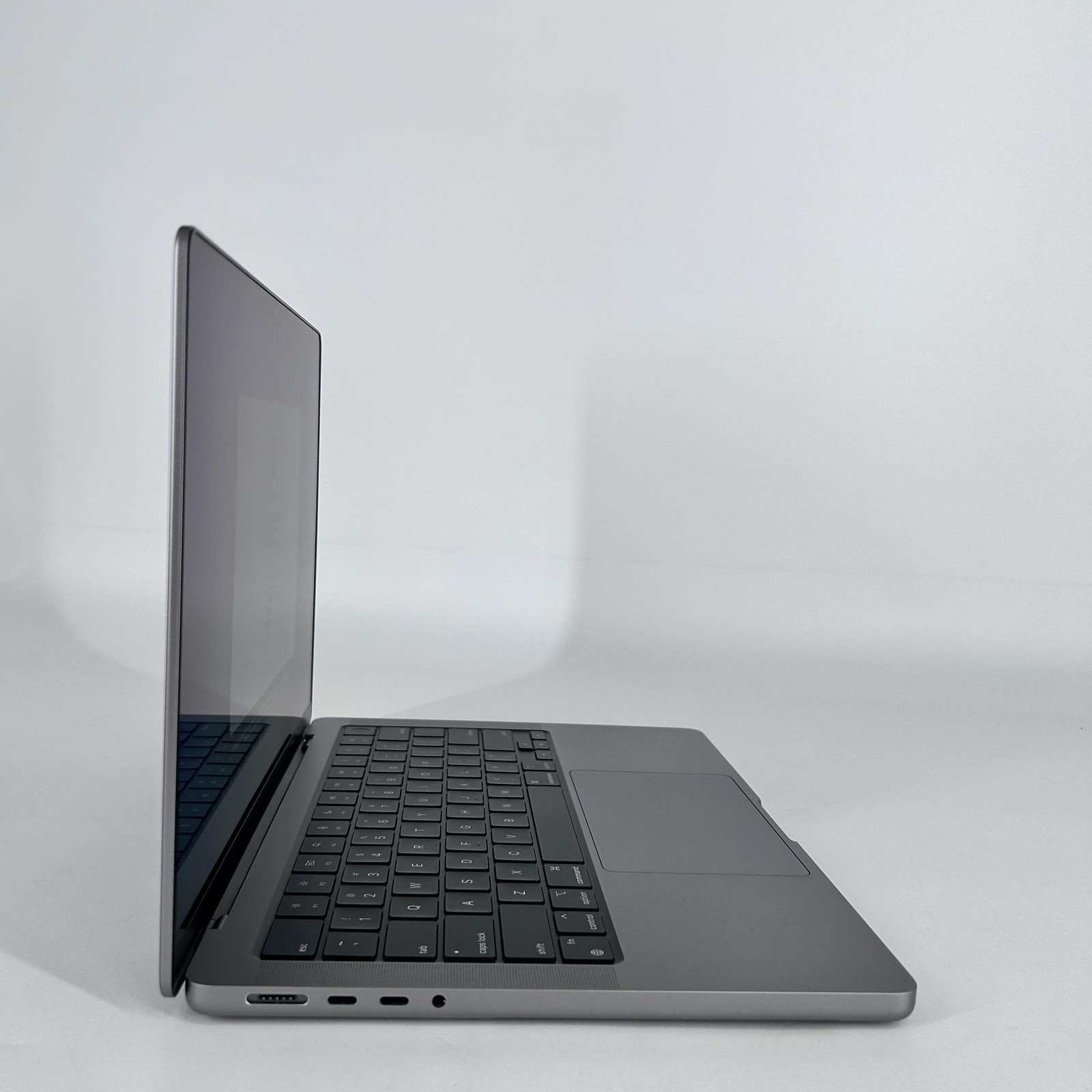 MacBook Pro 14 Space Gray 2021 M1 Pro 8-Core CPU 14-Core GPU 16GB 512GB Pink Hue