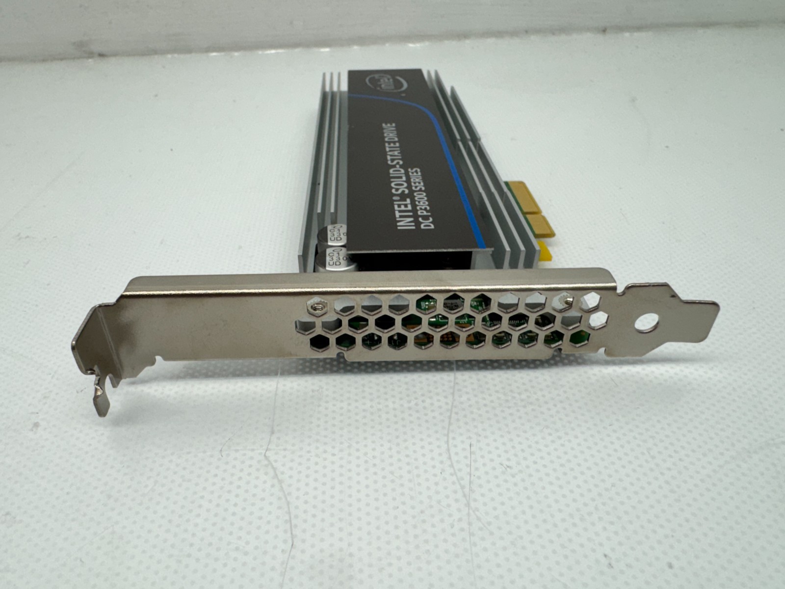 Intel DC P3600 Series 1.6TB PCIe NVMe SSD SSDPEDME016T4P w/ High Profile Bracket
