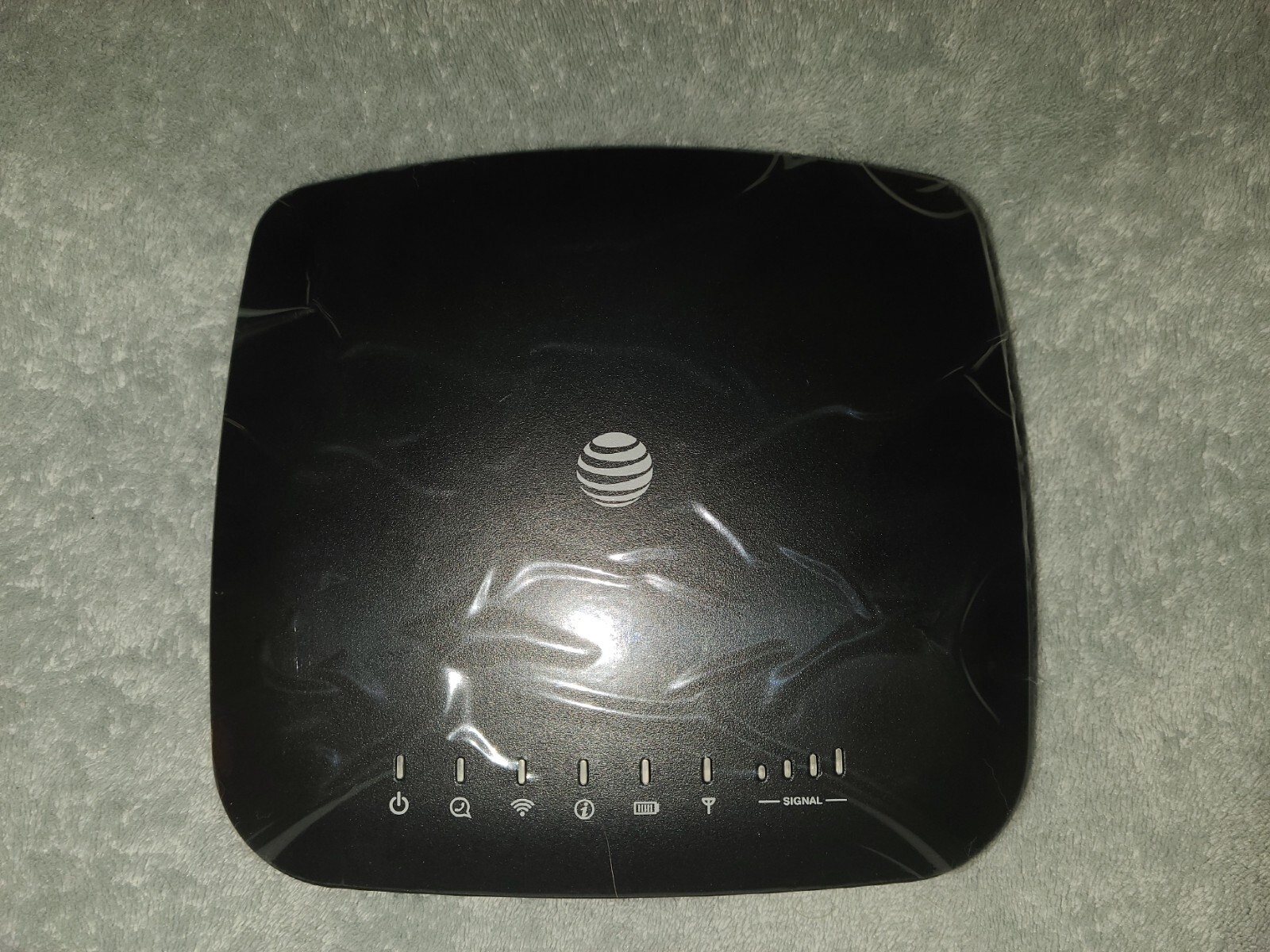 AT&T Wireless Internet Wi-Fi Hotspot Router & Home Phone Base 4G LTE IFWA-40