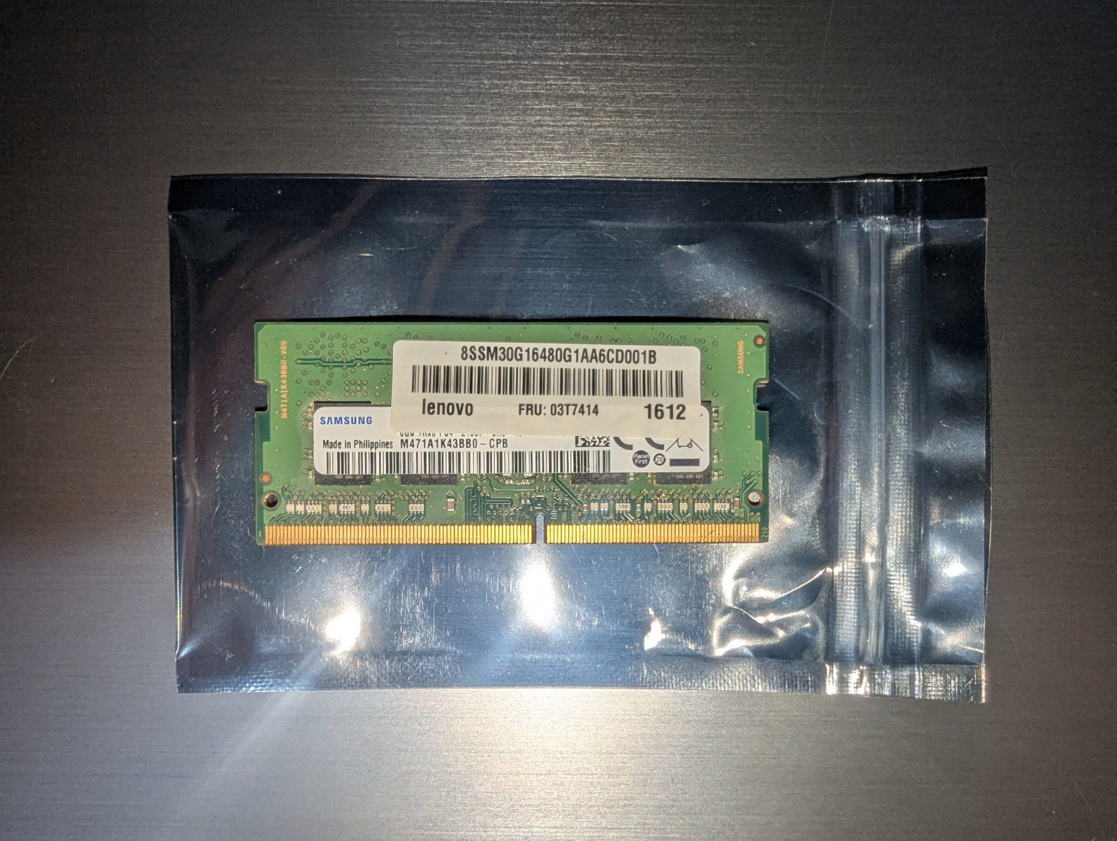 Samsung 8GB PC4-17000 (DDR4-2133) Memory (M471A1K43BB0-CPB)
